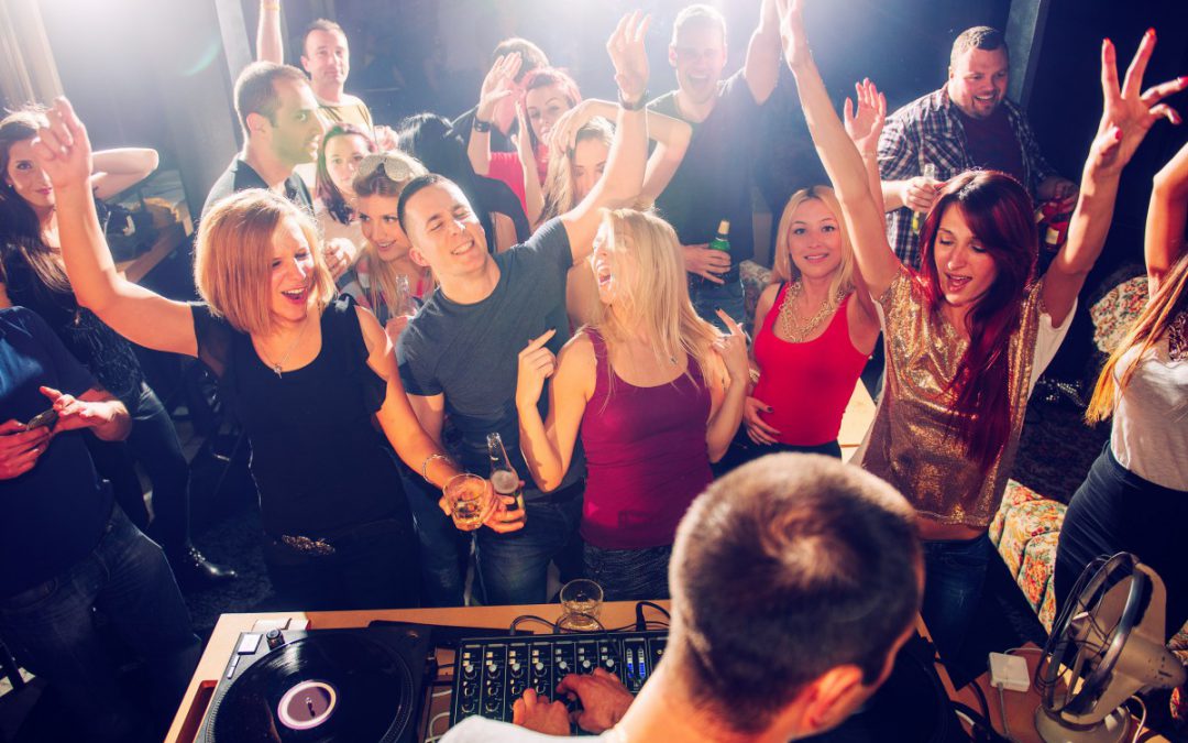 Abiball-Musik: Die wichtigsten Tipps und wieso ihr einen DJ braucht